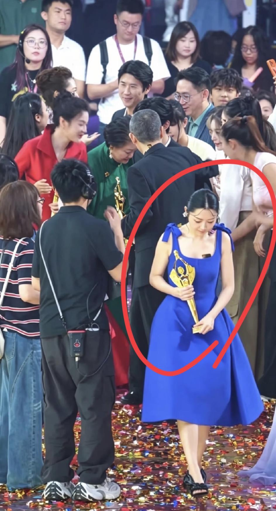 佩服香港演员的清醒，融不进去的圈子没必要硬融。刚刚获得百花奖影后卫诗雅，本应