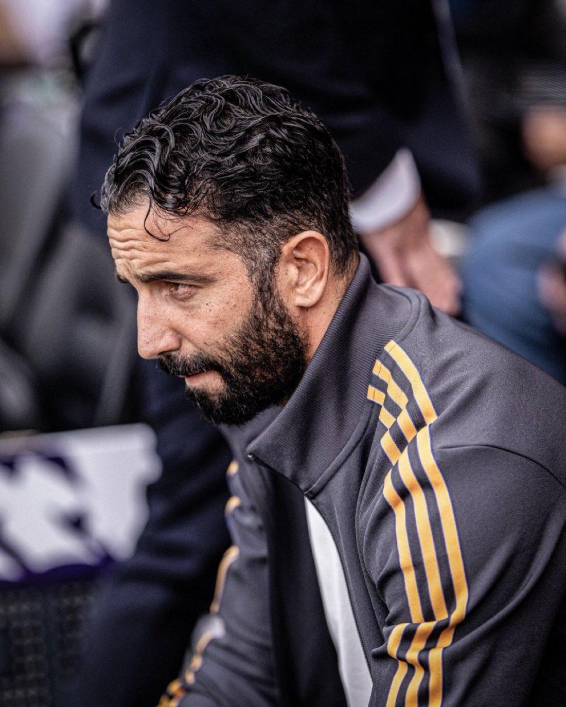 我很喜欢这个断话：🔴重建的这个阶段并不光鲜亮丽。它混乱不堪、令人沮丧，甚至丑