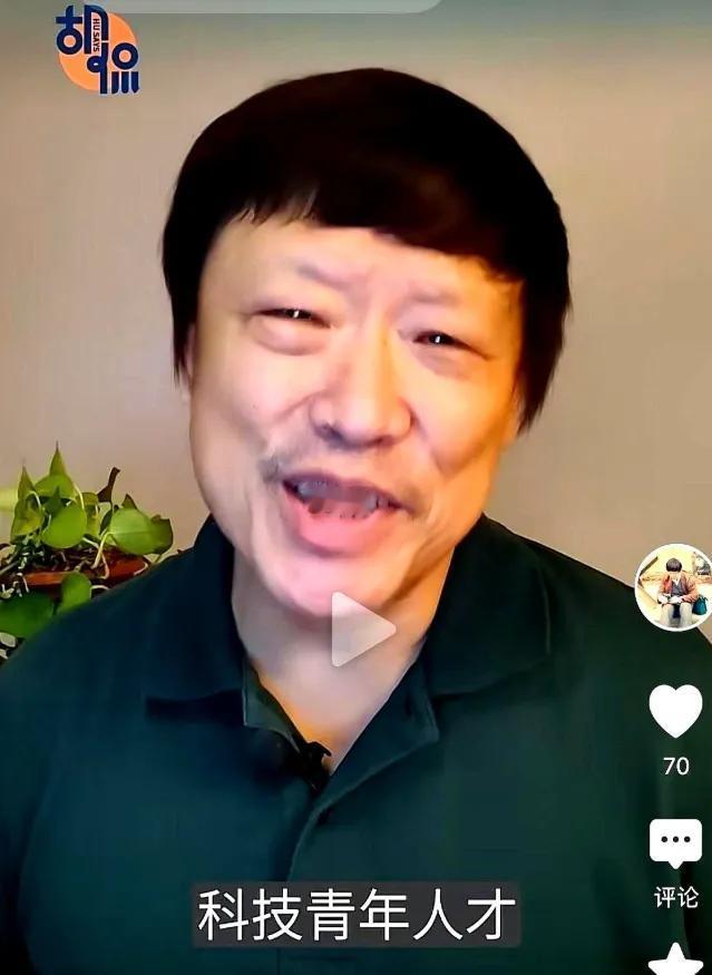 看到那个K签证的消息，我差点笑出声。不是笑签证政策，是笑这事儿里绕不开的拧