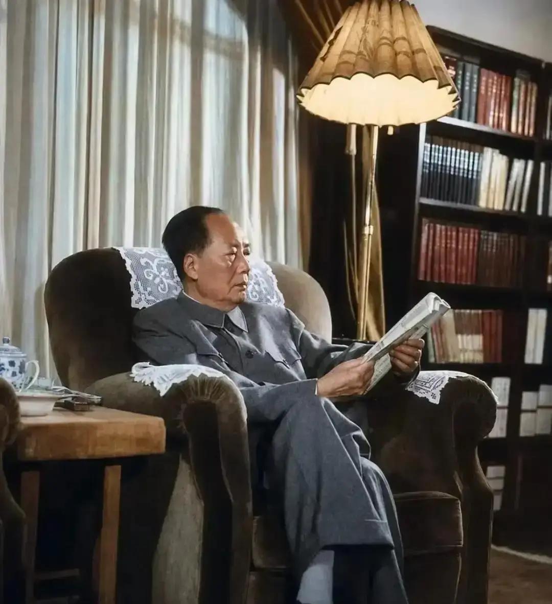 毛主席评明史的时候，给了一句中肯评价：“《明史》我看了最生气。”但有一个皇帝，他不但没骂，反而给了极