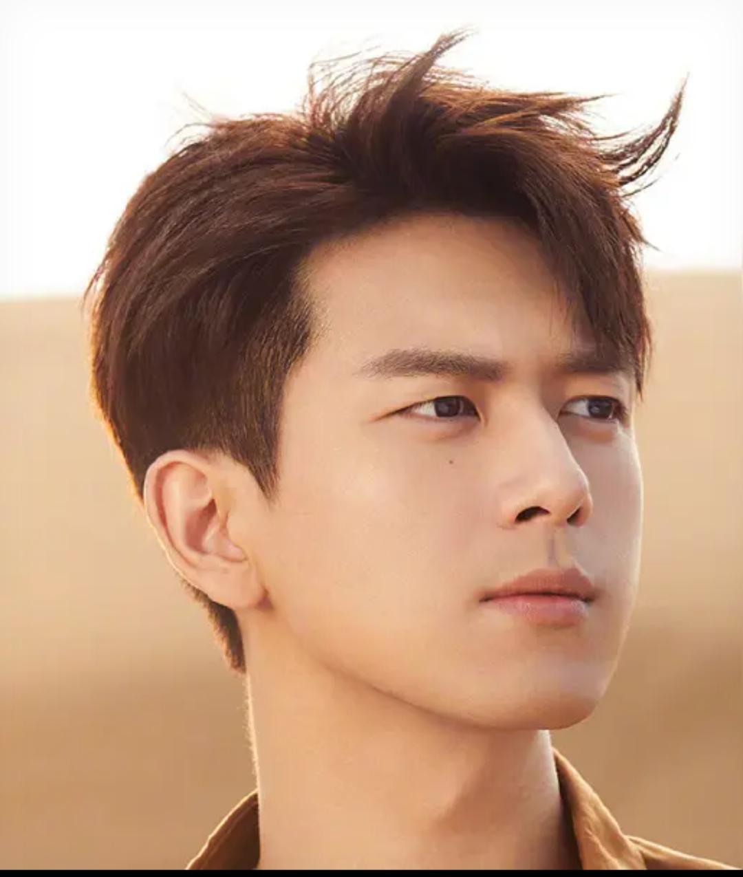 官媒亲宣，李现、杨紫同时传来喜讯，网友恭喜：终于等到了这一天娱乐明星