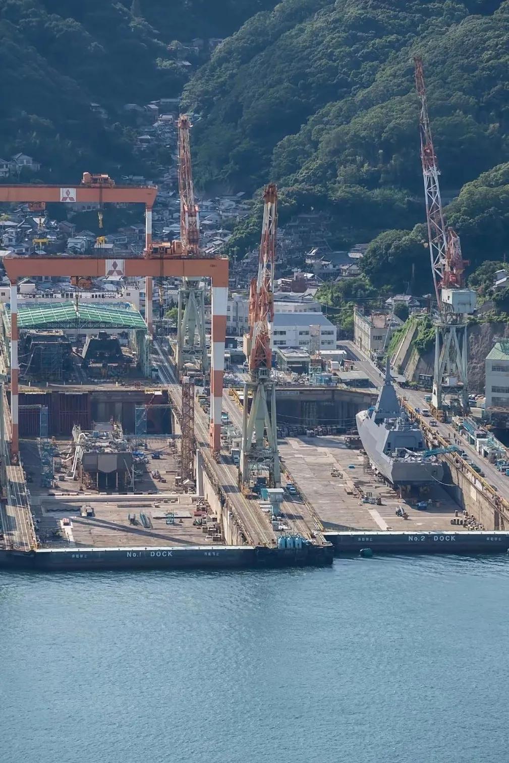 要说起，全球军舰的建造速度，中国第一、日本就是第二。日本三菱重工长崎造船所内1、