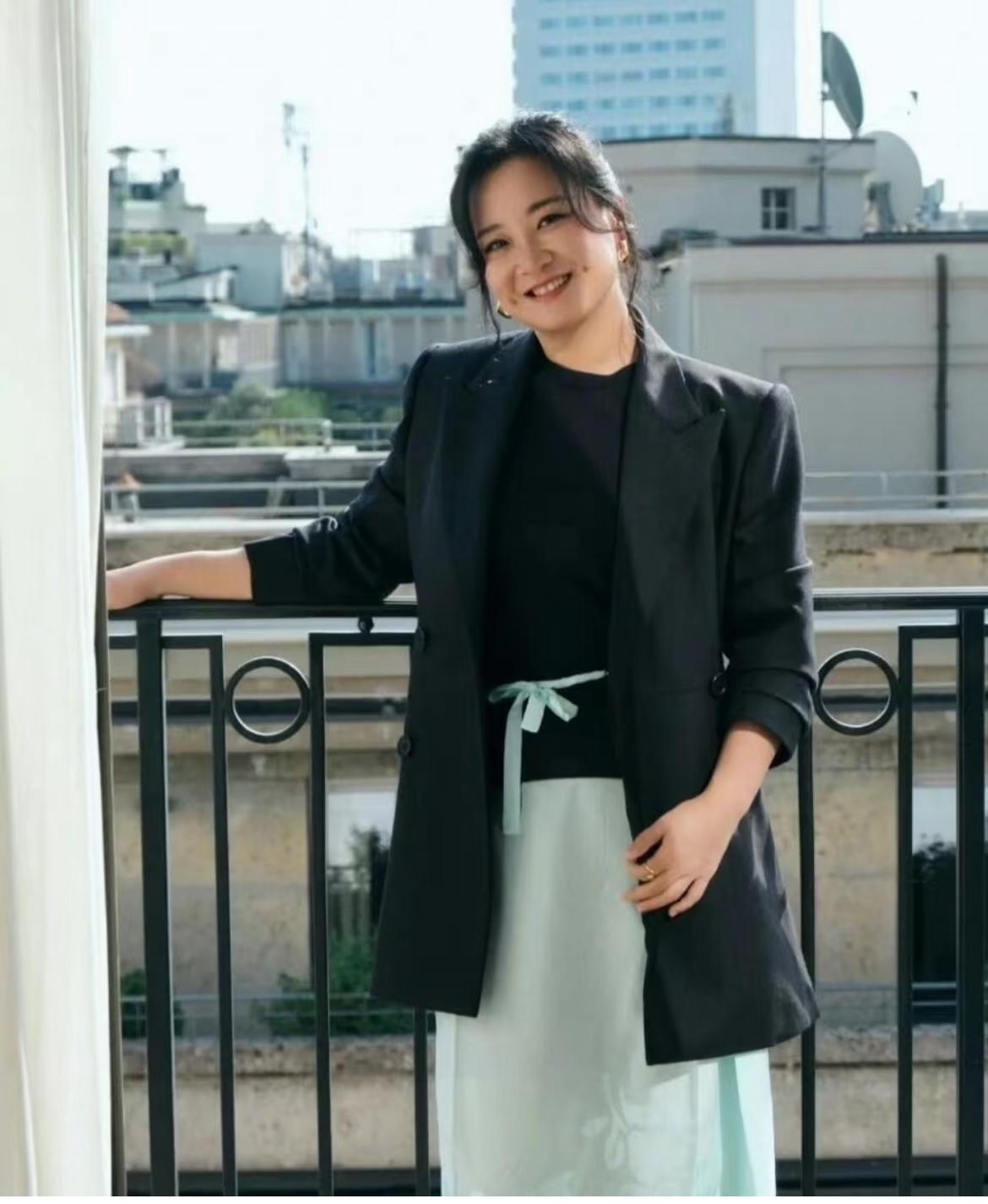 贾玲的变人传闻，大家吵了这么久。现在看看她的路，答案好像已经不用再纠结了。为了