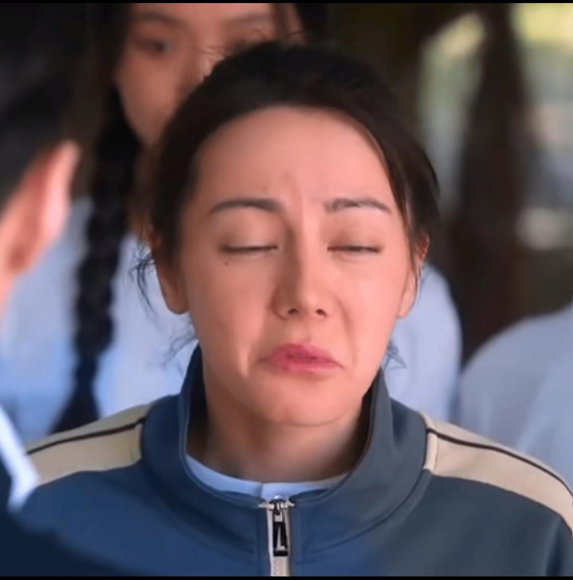 在一次采访中，记者问张小斐：“迪丽热巴有哪些优点？”张小斐的回答出人意料。周