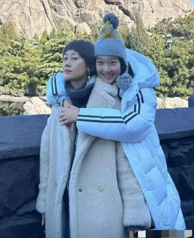 马伊琍的女儿好漂亮啊！和妈妈不是一个风格的美，这颜值还是没有超过妈妈！