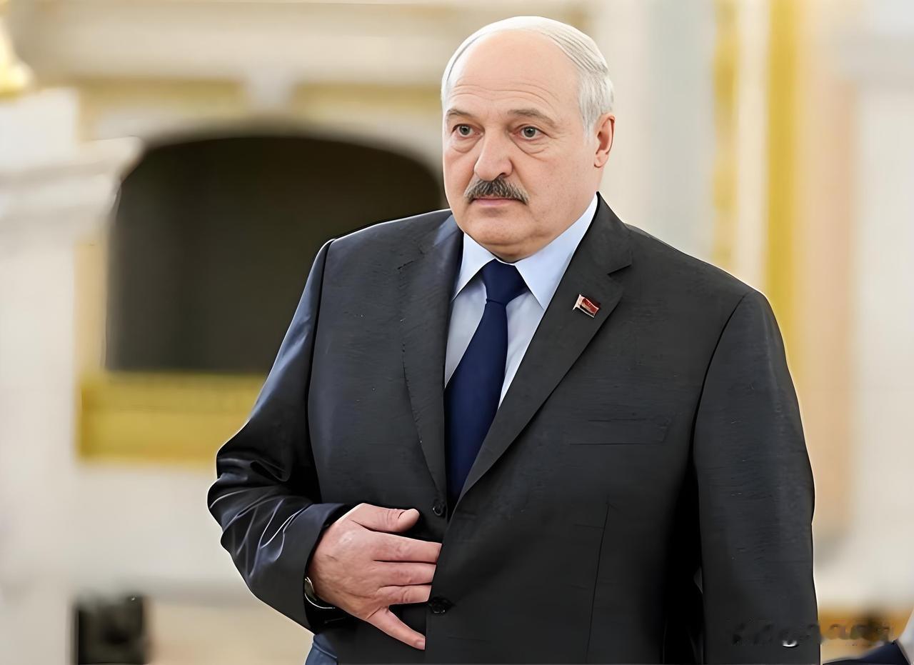 卢卡申科这次被打脸了国际政坛从来只讲利益不讲情面，主动示好未必能换来对等回