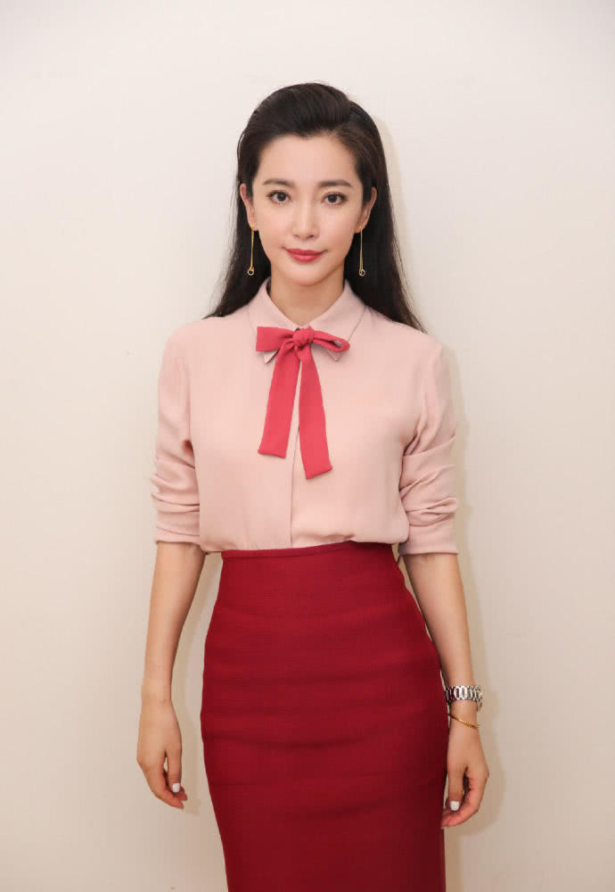 一次，李冰冰问陈坤：“我这所有接吻、拥抱、洗澡的戏，都和你拍了，我这辈子你就看着