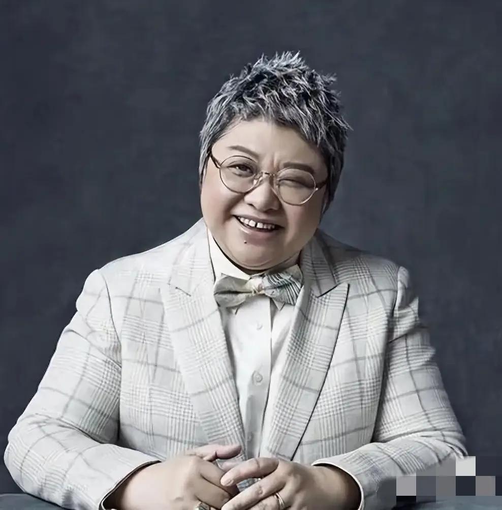 你可以说韩红不好看，也可以说她唱歌不好听，唯独有一点，必须要承认的是，韩红是
