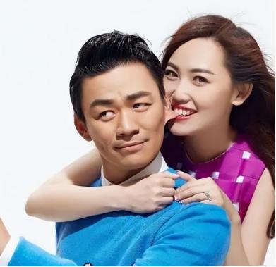 2015年，王宝强给家里打电话，足足等了一分钟才打通，电话接通后，马蓉立马劈头盖