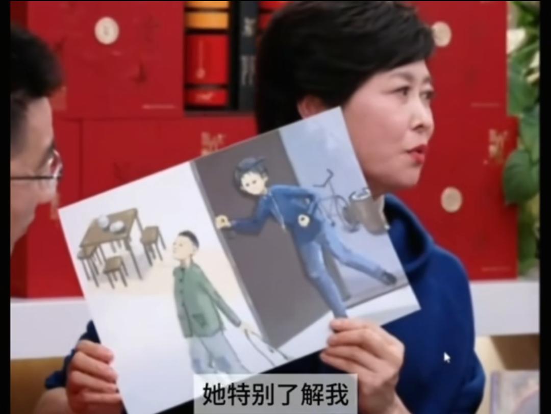 敬一丹称自己小时候脾气就很暴躁，同学还专门为她画了一个追着弟弟打的画。当时敬一丹