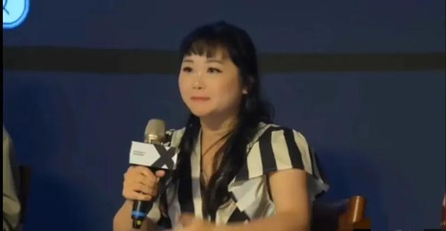 一台湾绿营女曾在谈到为何不愿与大陆统一时是这样说的：“你看香港刚回归那时候，大陆