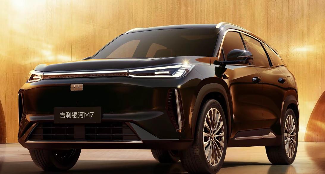 对于吉利银河M7，我最心动的是225km纯电续航。在混动SUV里，这数据直