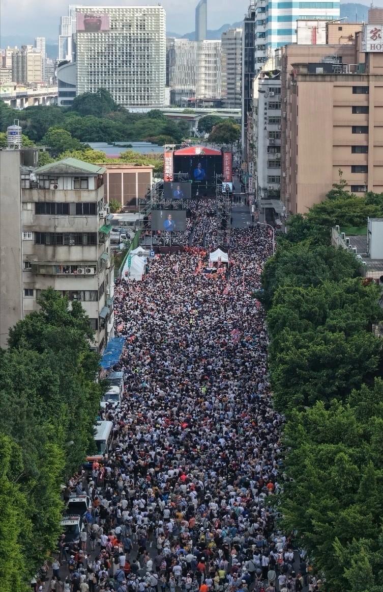 郭正亮沈伯洋喊的“上大船”会沉没。民进党台北市长参选人沈伯洋10月4日下午在台