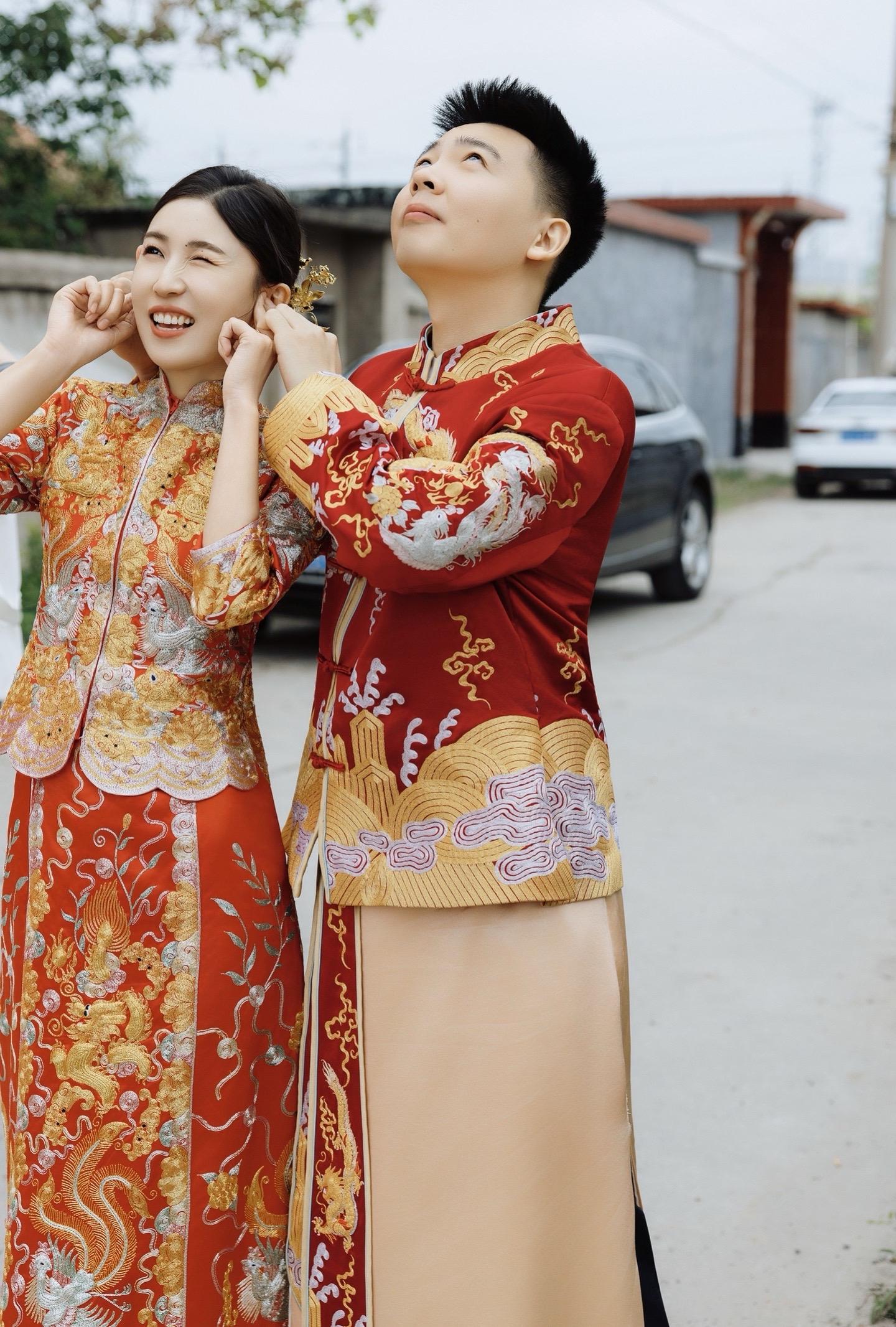 这一天真的被我新娘的笑容治愈了。是个爱笑的姑娘，从给她化妆开始就是笑声...