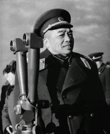 1952年，斯大林在一次会议上逼问彭德怀：“在朝鲜战场，你们是不是杀过俘虏？国际