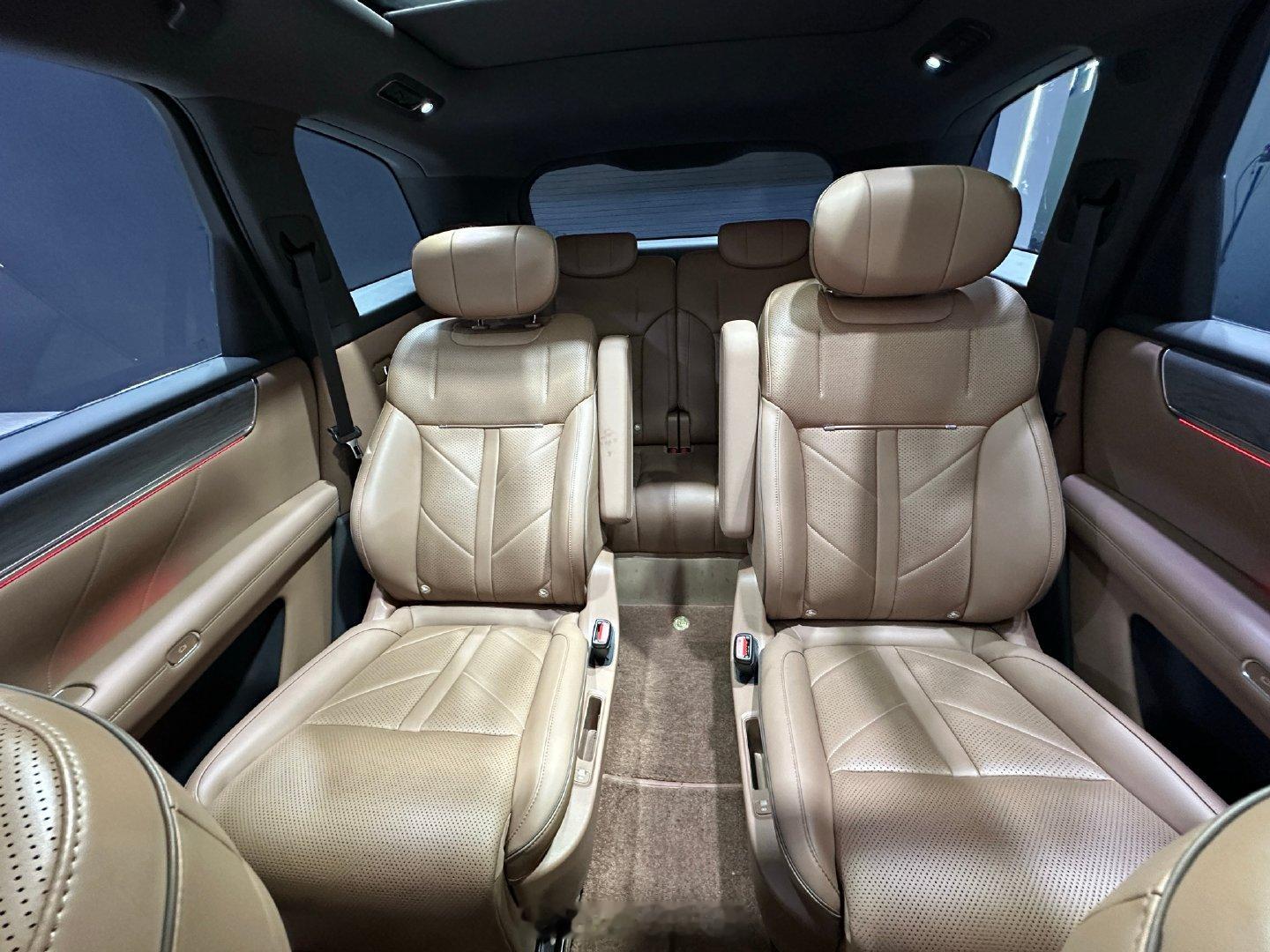 #2026成都车展#华境S作为一台定位家用的六座插混大型SUV，置换后14.98万起，而且把全套华为