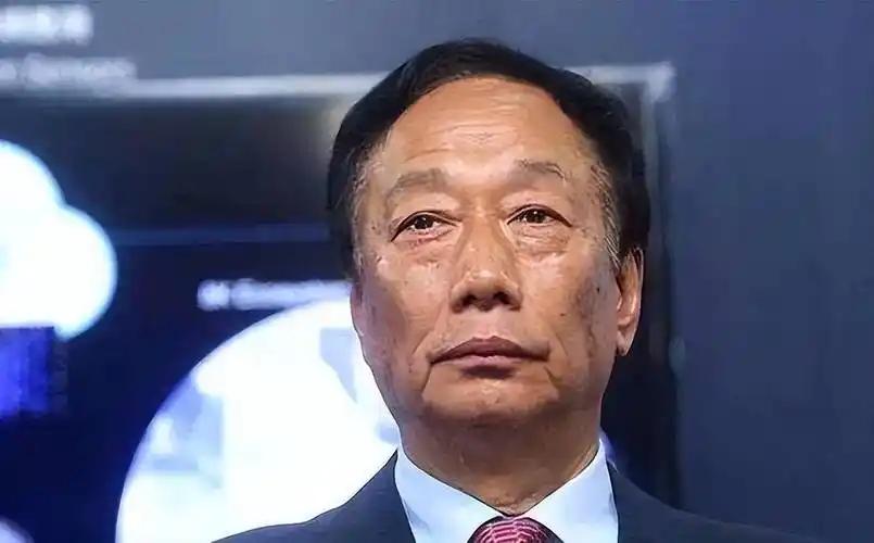 富士康这些年跨的太快了，可以说给整个制造业敲了响钟。几年前春风得意、一厂在手