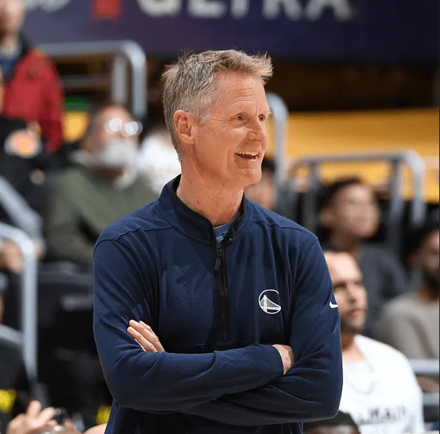 NBA常规赛勇士118-124不敌国王。赛后，主帅科尔接受了采访。科尔表示，