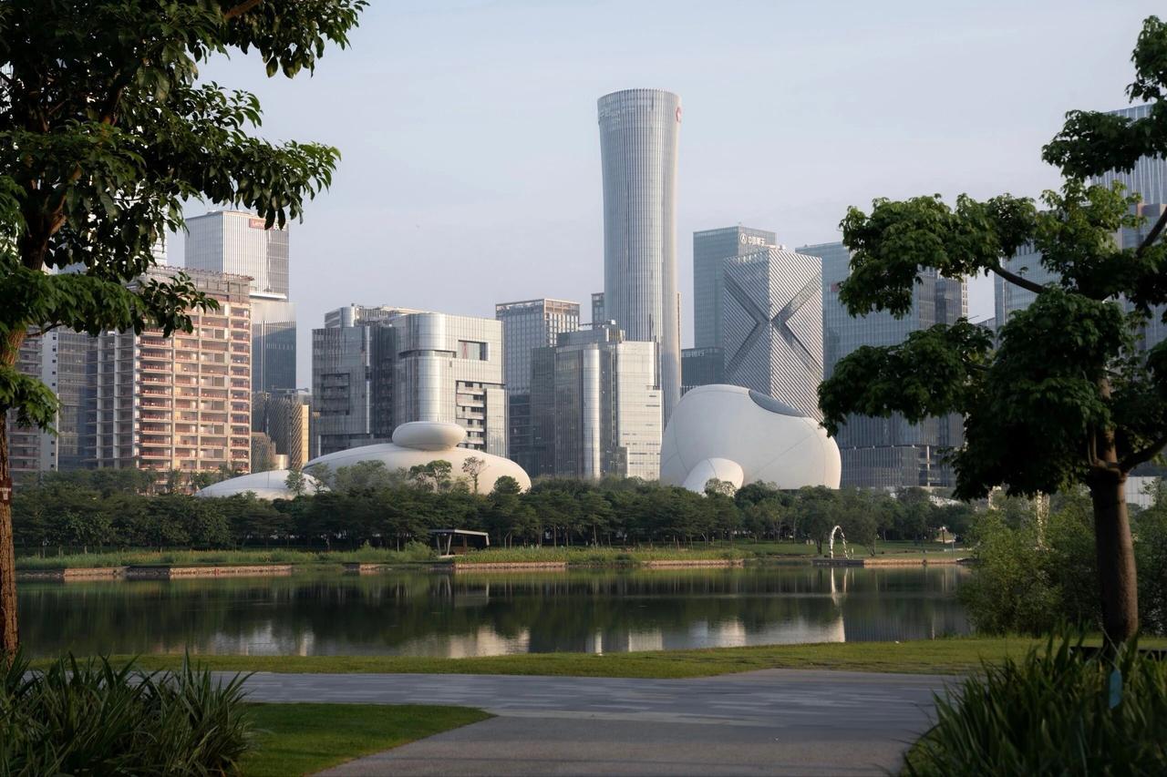 发现没？深圳是我国四大一线城市中实体产业最不空心化的城市没有之一，你还别不信，请