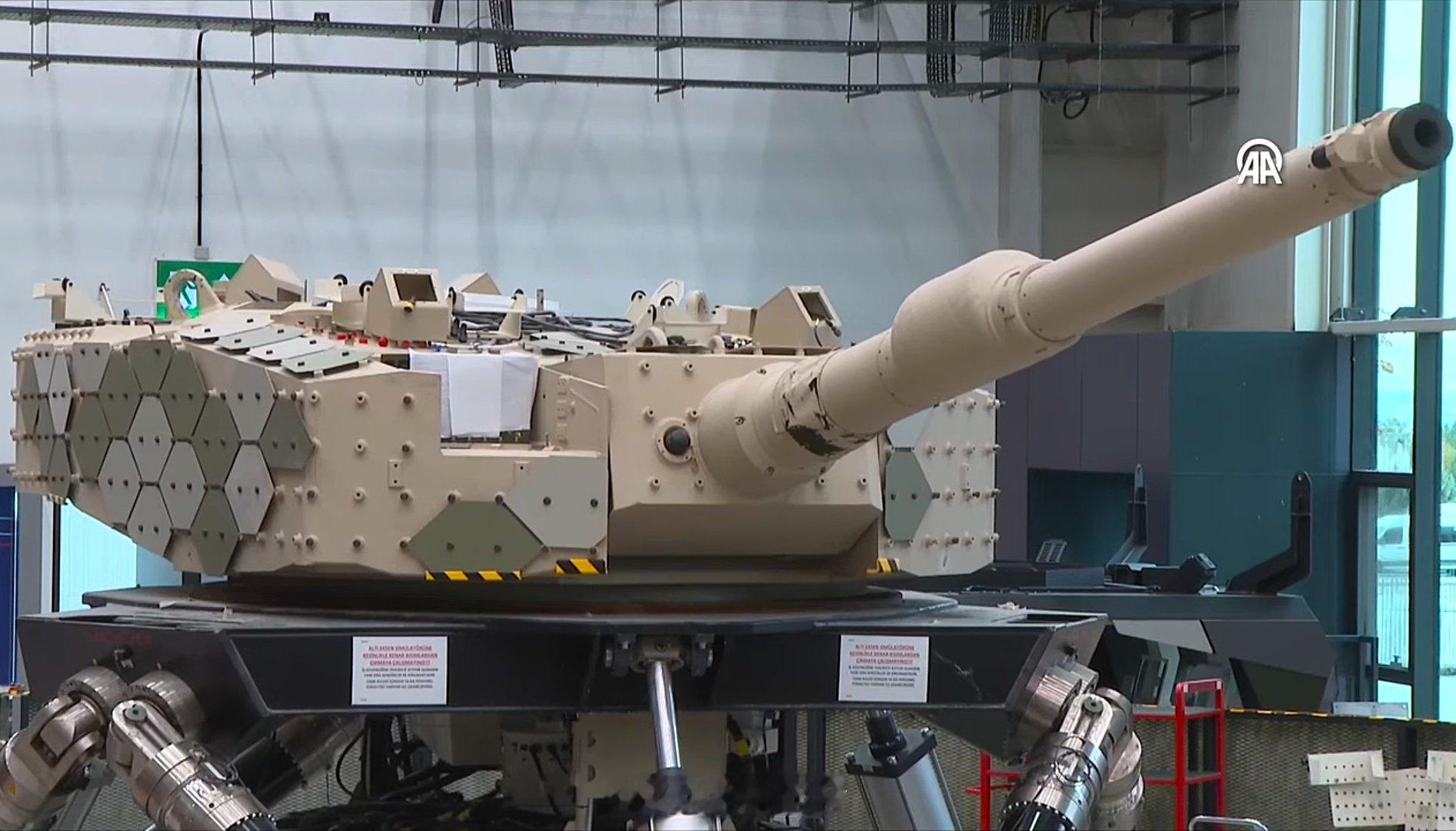 土耳其豹2A4坦克的炮塔模拟器。