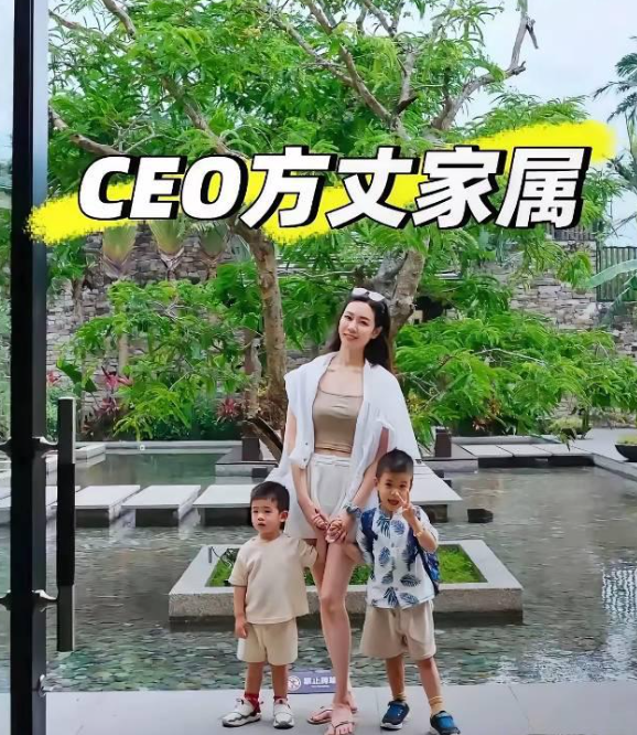 真是滑了个大稽，释永信的审美还是相当哇塞的，他老婆可是多少男人的梦中情人。