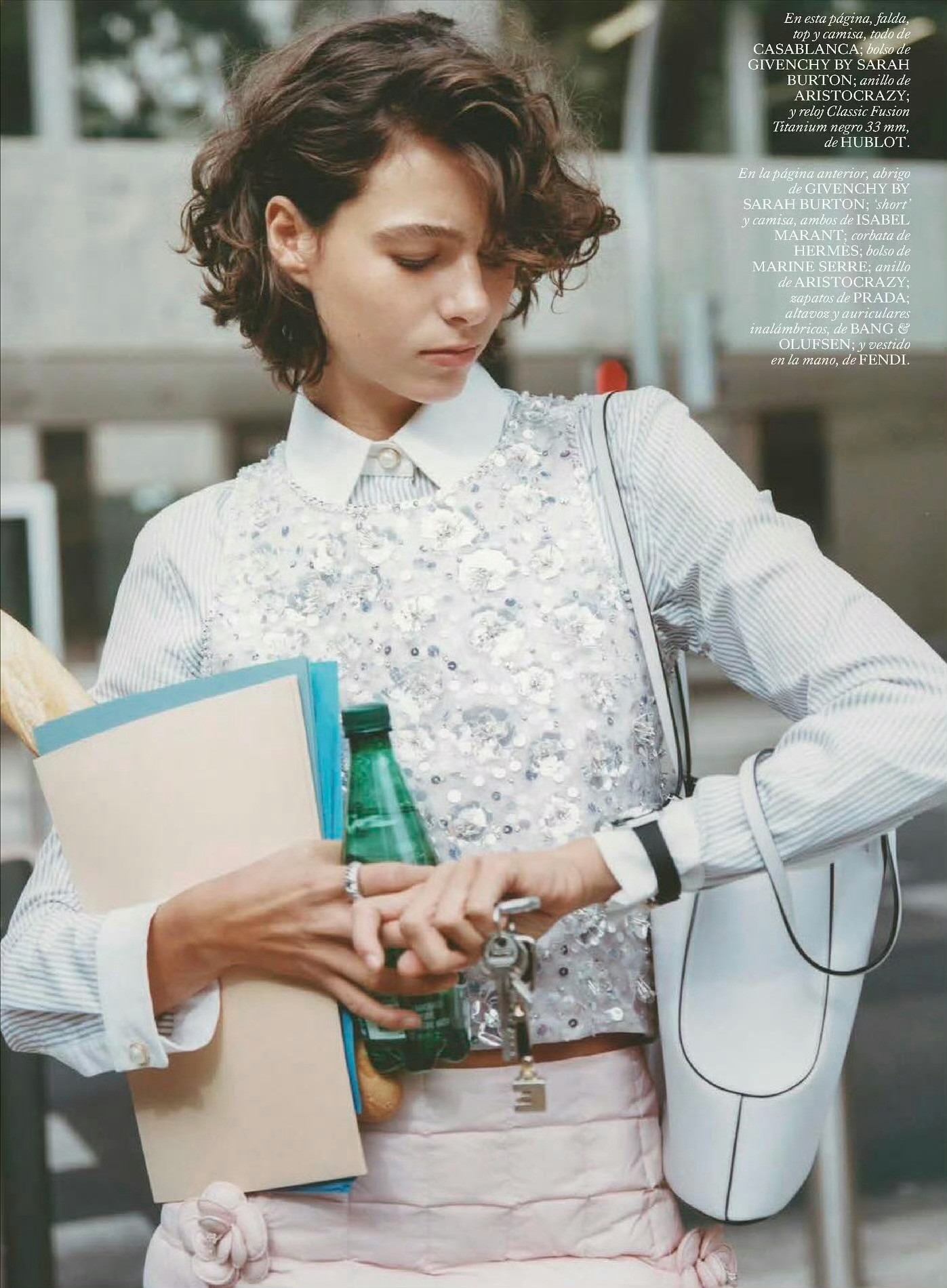 西班牙版《VOGUE》December2025摄影：BertaPfirs