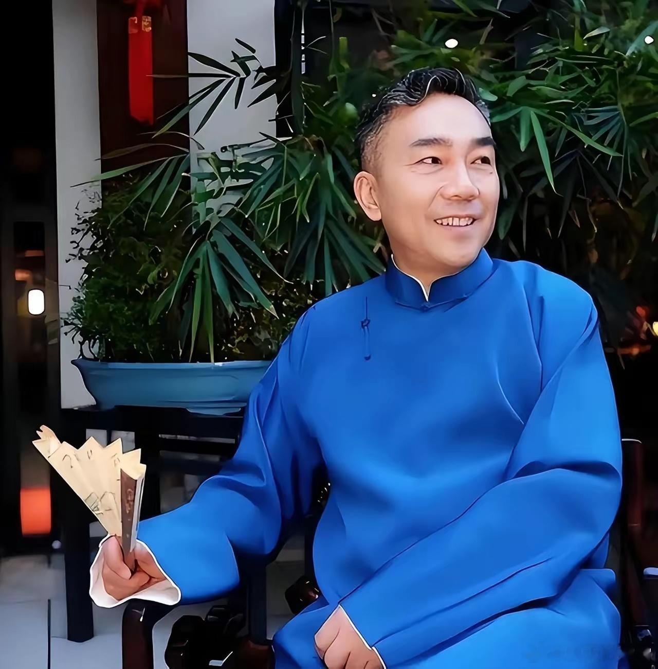 杨议一觉睡醒，收到2个消息一个是坏消息，另一个也是坏消息第一个坏消息是，直播间叫