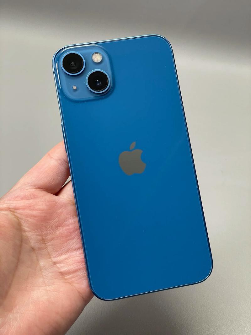 苹果最牛的地方，不是A15芯片再战三年，也不是iOS依旧流畅而是它用一块续航越