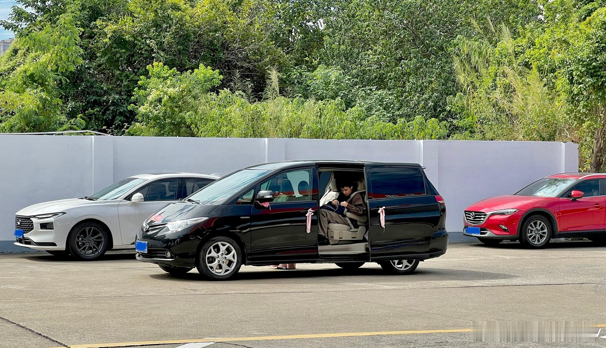 据说今天要坐6个姐妹