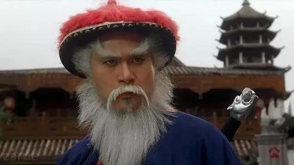 今日话题：鳌拜到底是忠臣还是佞臣？？？网友甲：鳌拜既不是奸臣，也不是权臣，更
