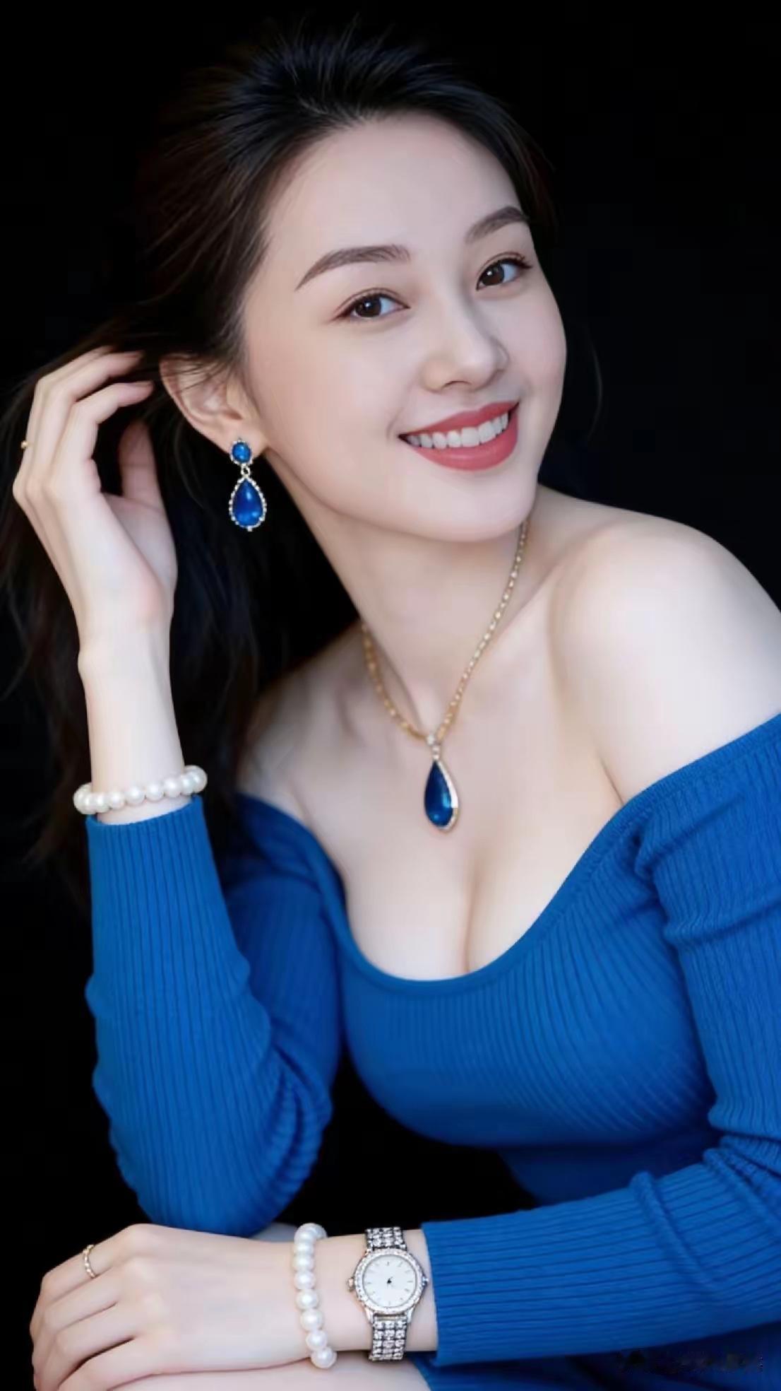 笑靥如花-梓华文/熏墨明眸流盼胜星华，玉骨临风无疵瑕；笑靥轻开含晓露，黛