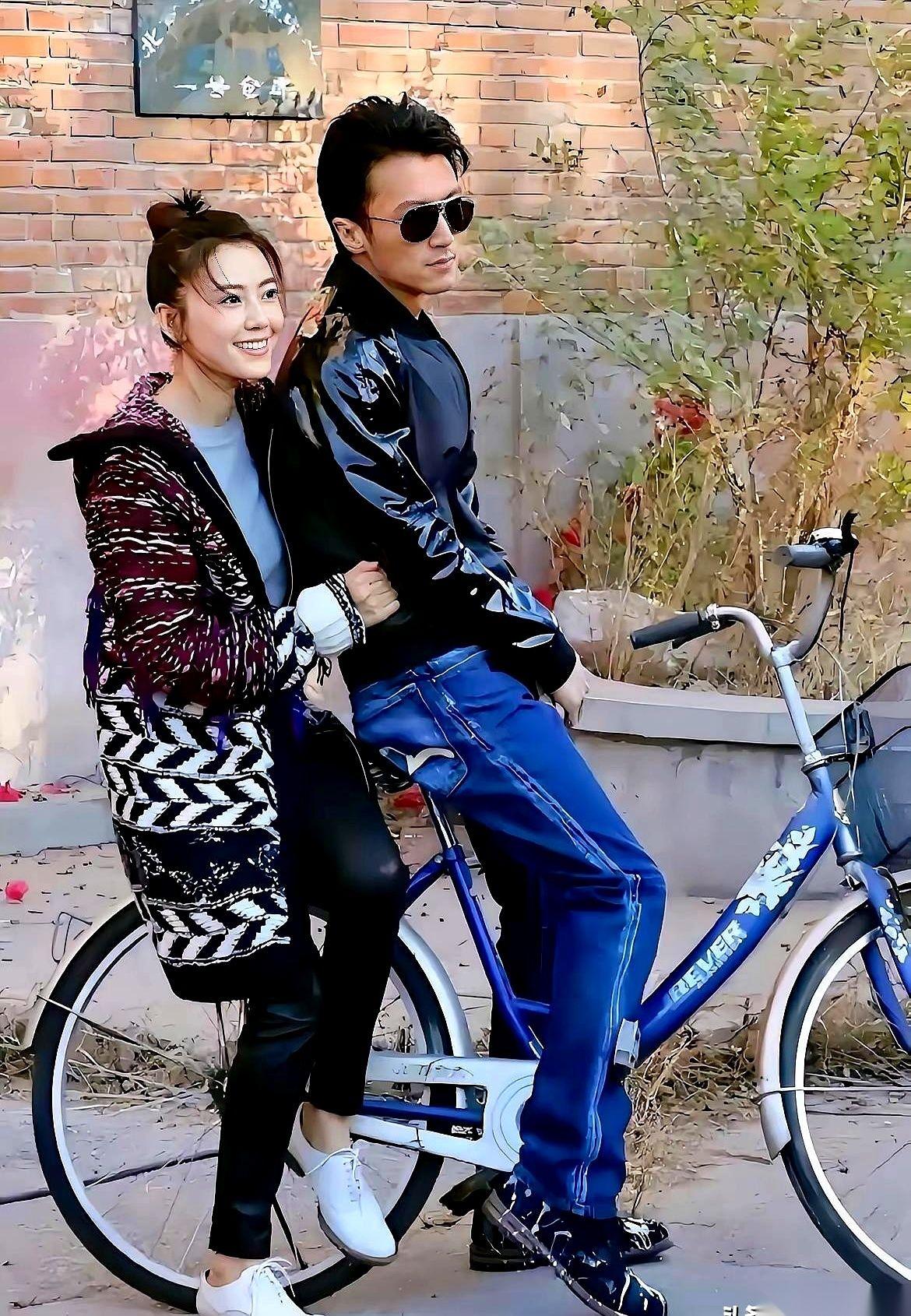 谢霆锋这种男人，是用来仰望的，是活在传奇里的。而赵又廷，是用来过日子的，是陷在