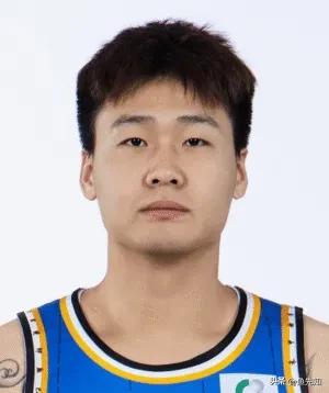 赵睿这赛季在北京队的表现，最庆幸的不是新疆队，而是上海队。众所周知，从李春江时期
