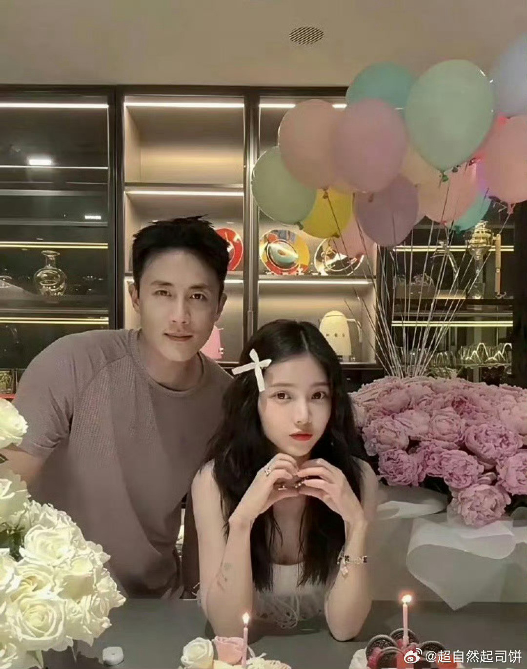 杜淳这是把妻子当女儿养了吧，这状态完全是十八岁的小姑娘