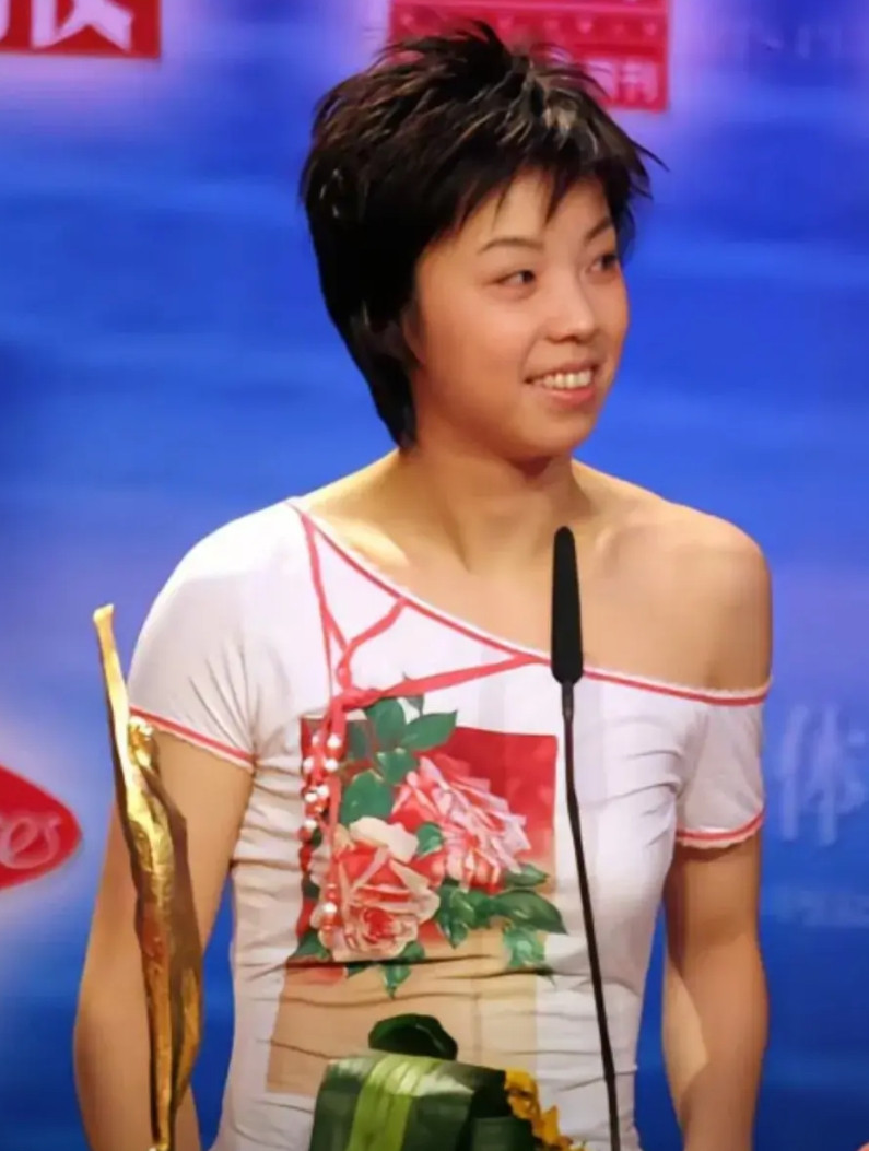 为什么这些富豪都愿娶容颜一般的运动员，放弃演员了？运动员出身基因好，身体好，抗