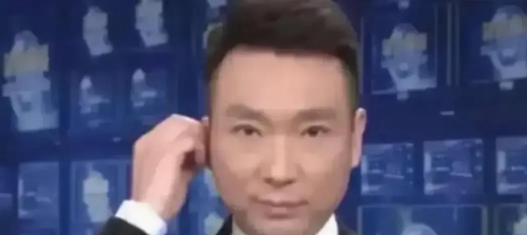 你知道央视主播面前那块提词器黑掉时，他们第一反应是什么吗？关掉它。不是事故，