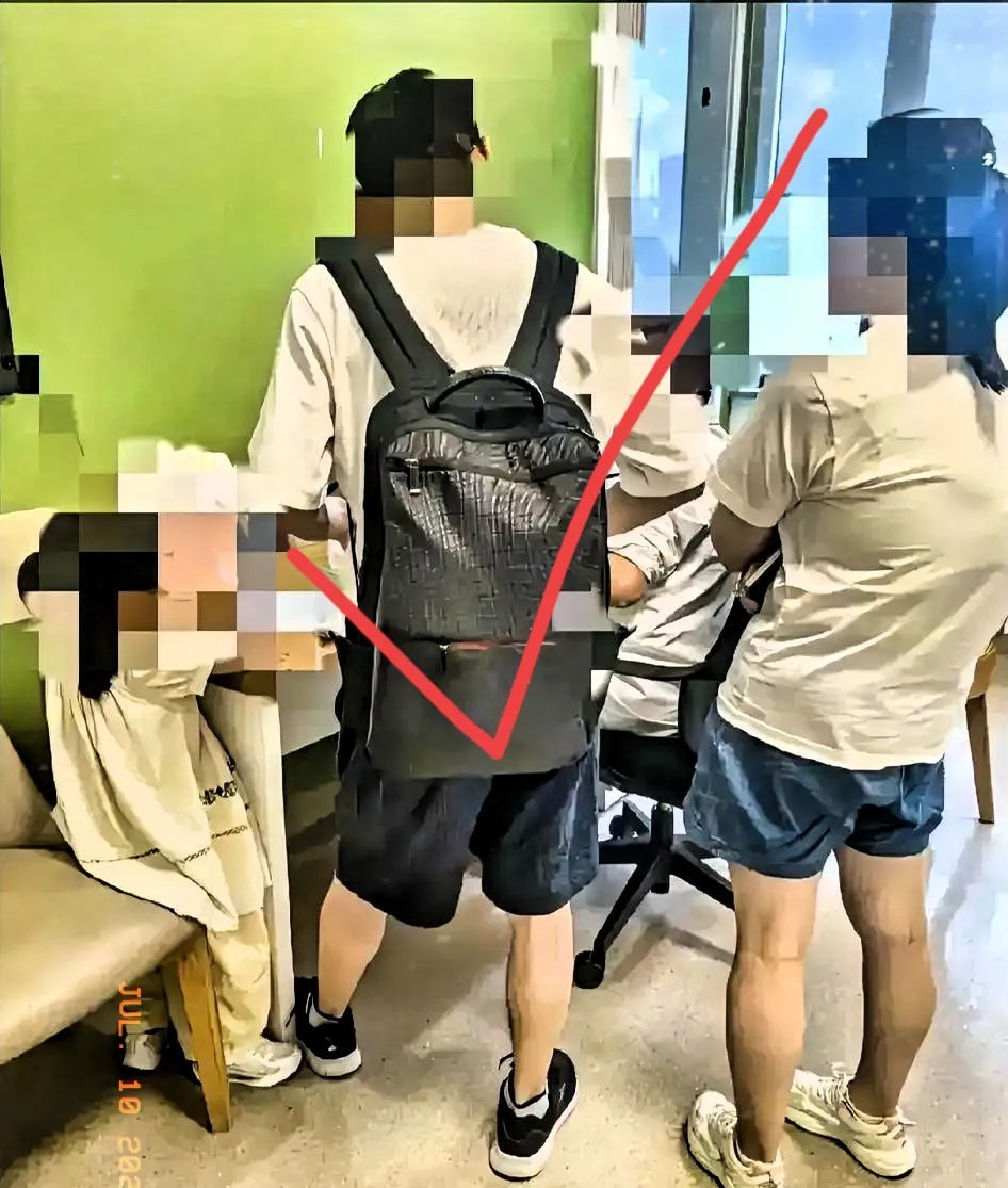 这是天水铅中毒孩子家长里最聪明快速的一个，马上带孩子去到上海医院icon看，