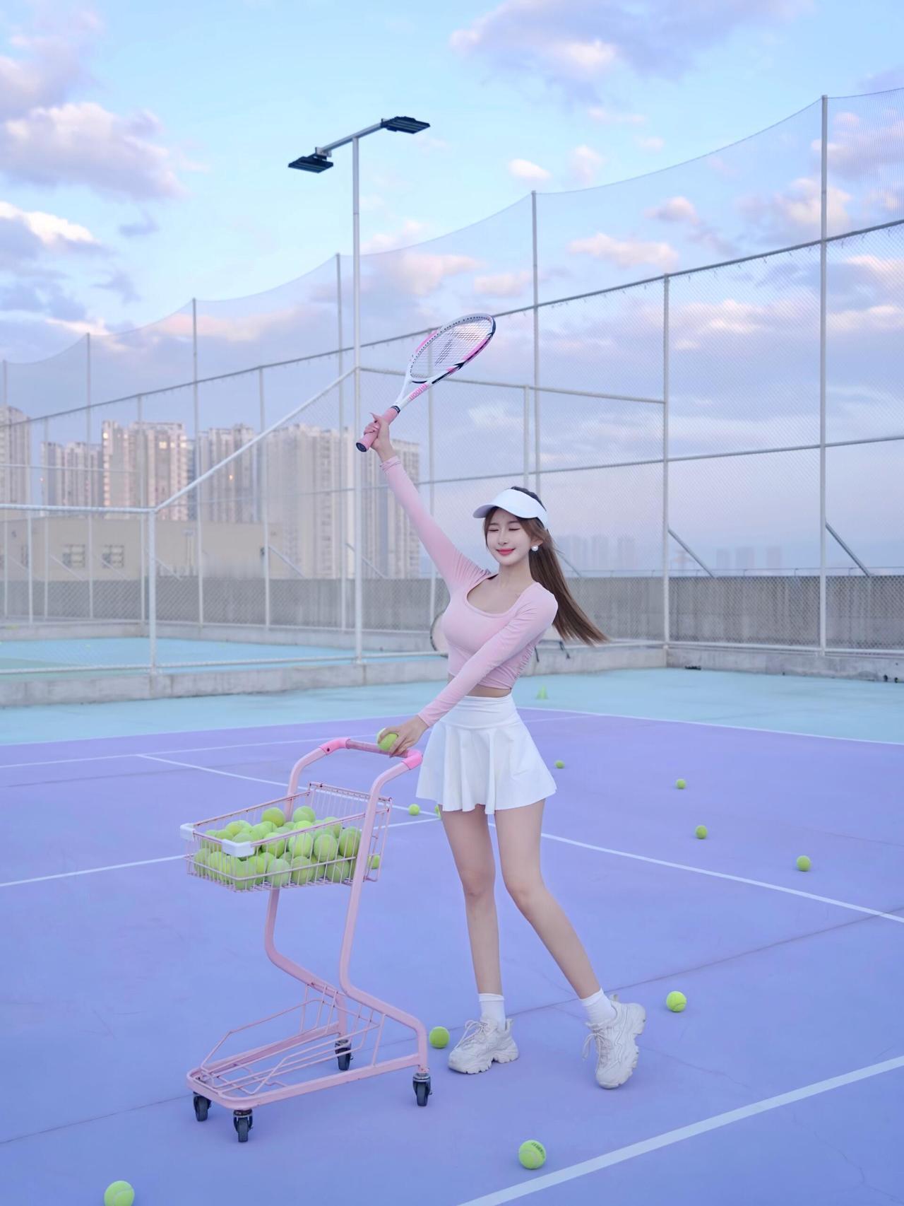 美娇娘美图分享来一起打球呀。