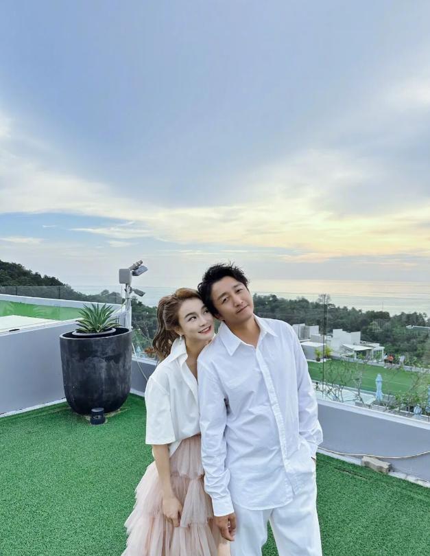 邹市明45岁重返拳击赛场。坦言听老婆的话，重返拳台并非单纯为了还债。8
