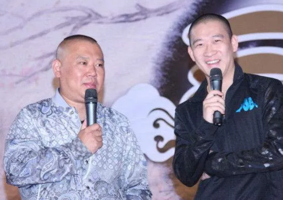 2006年，曹云金参加央视相声比赛，进入决赛之后，郭德纲打来电话：“你退赛，别问