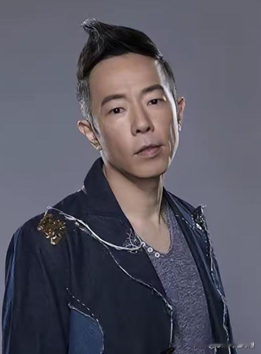 62岁黄贯中，悲痛转发悼念！9月4日深夜，歌手黄贯中在微博转发相关悼念动态，配