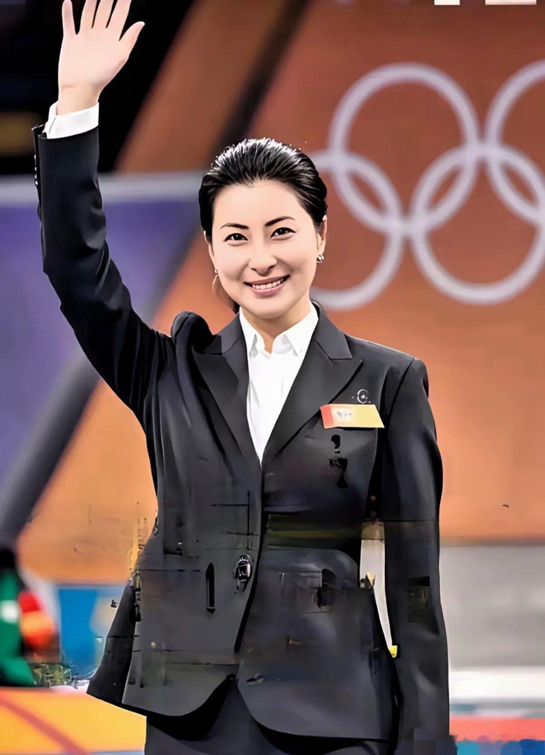 你能想像吗？香港的豪门太太们最怕的不是自己丈夫会变心，而是郭晶晶会出现在晚宴上。