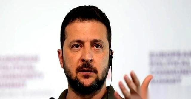 这剧本，我敢说连泽连斯基自己都没看过。欧洲那帮“盟友”，悄悄给俄罗斯递了个小纸