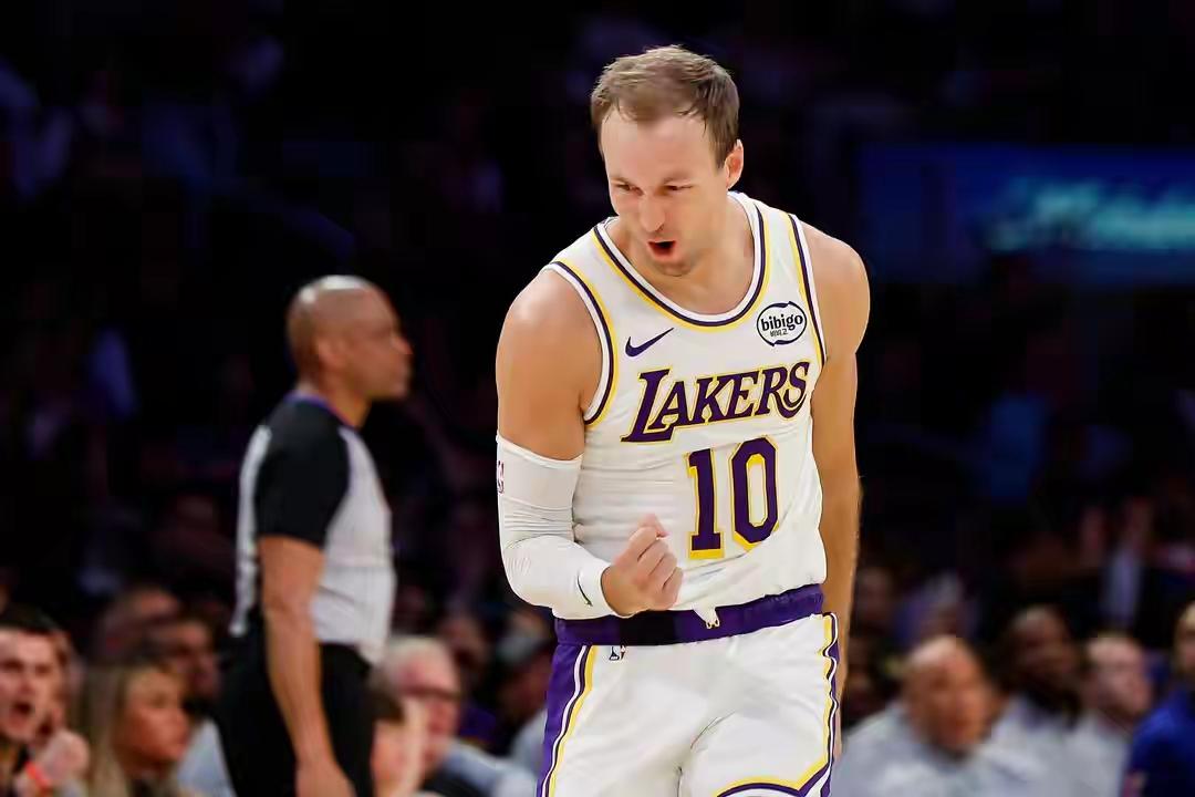 看看现在湖人的阵容，肯纳德竟然是第二得分点，季后赛怎么打火箭。一、湖人的阵容