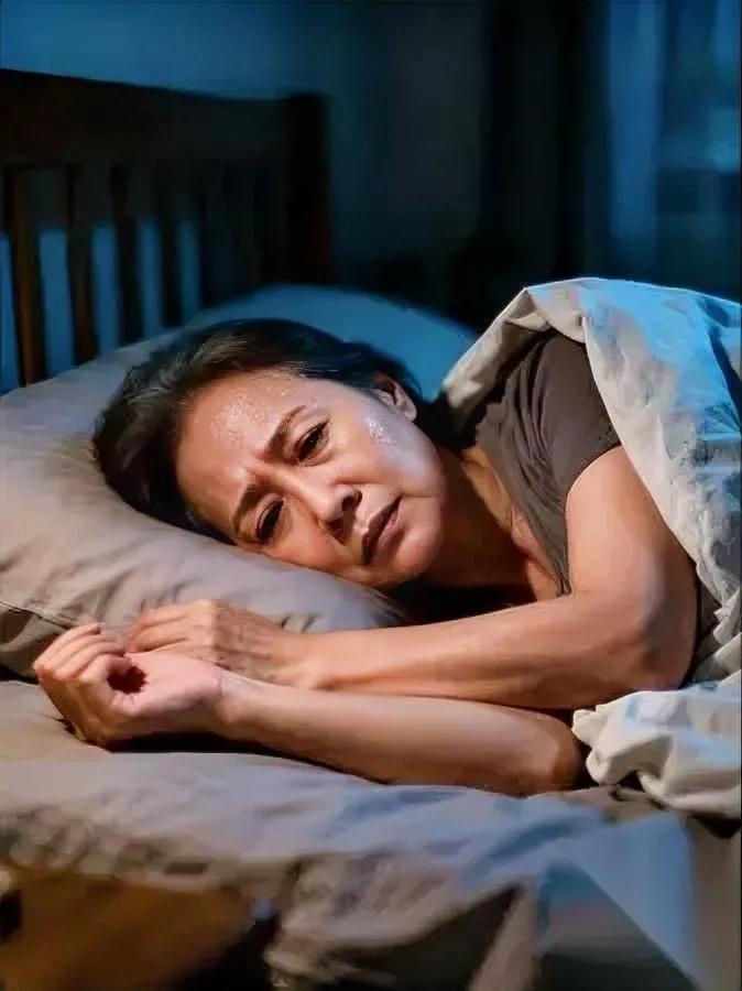 51岁，更年期第八年。我终于敢说句实话——之前说“更年期是矫情”的人，根