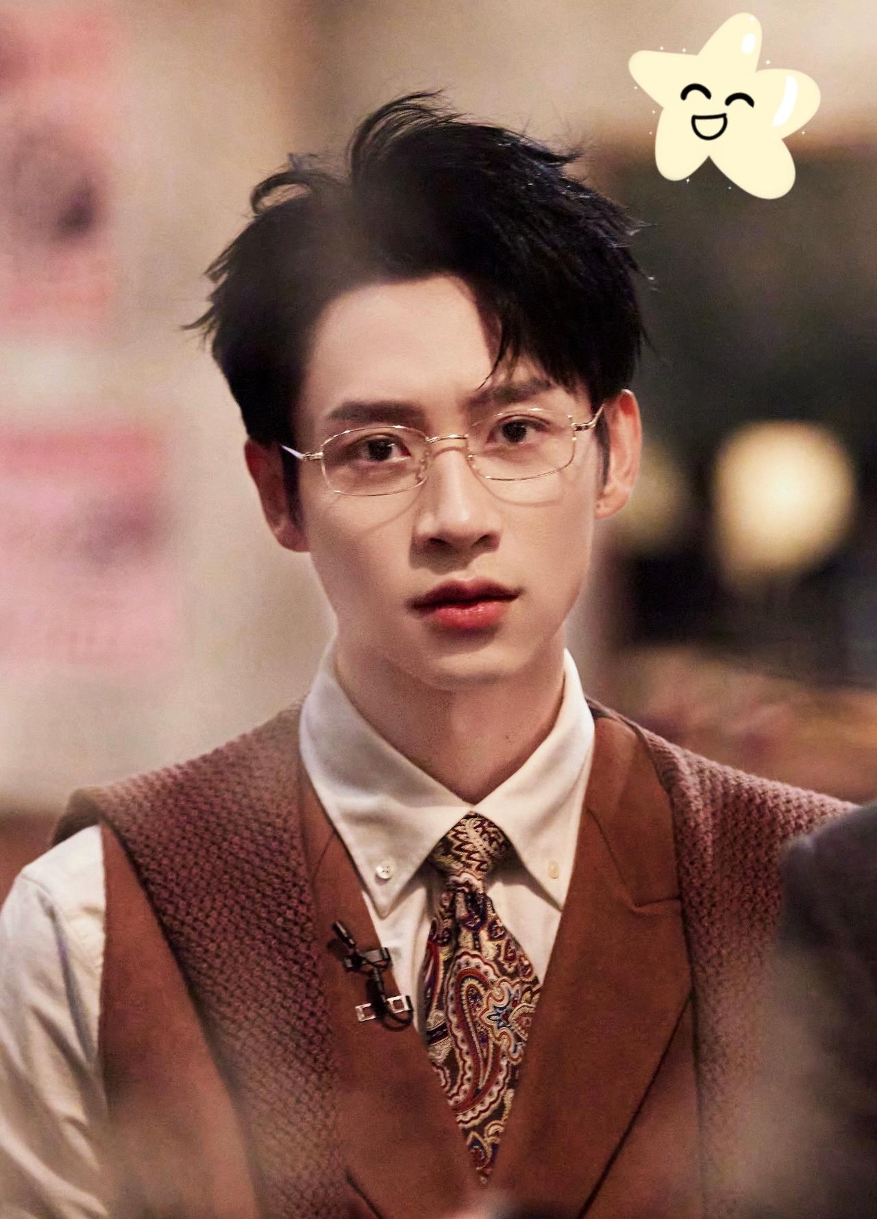 魏晨是永远都不会离婚的，原因很简单，不是他的老婆多有钱，而是这男人的爱，简