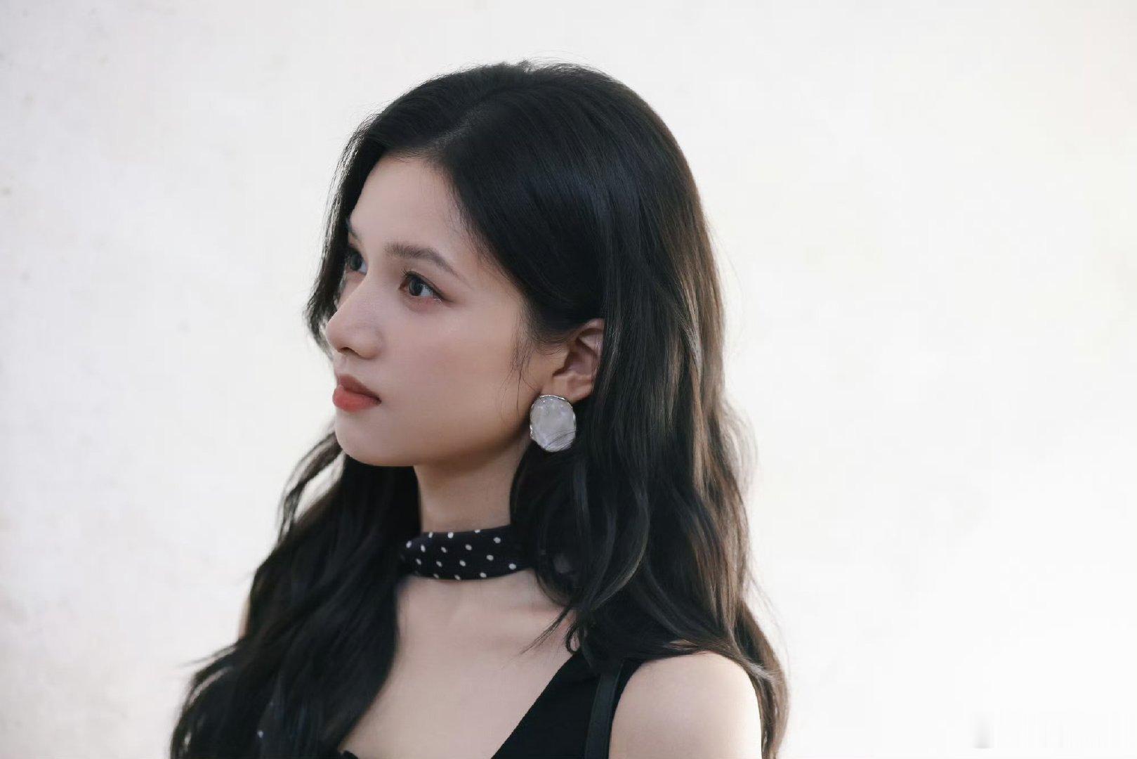 张婧仪掌管内娱跑步的神张婧仪在奔跑这个赛道没输过翻看所有女星奔跑镜头，还是张婧
