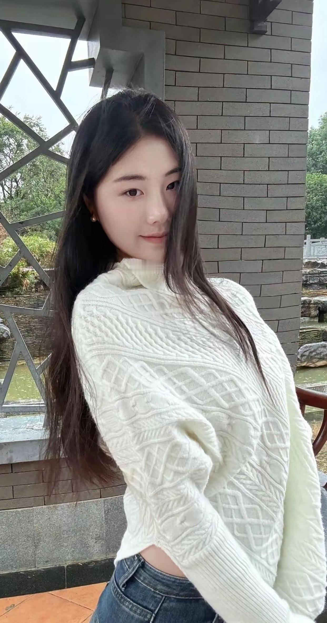 杨家有女初长成，养在深闺人未识！