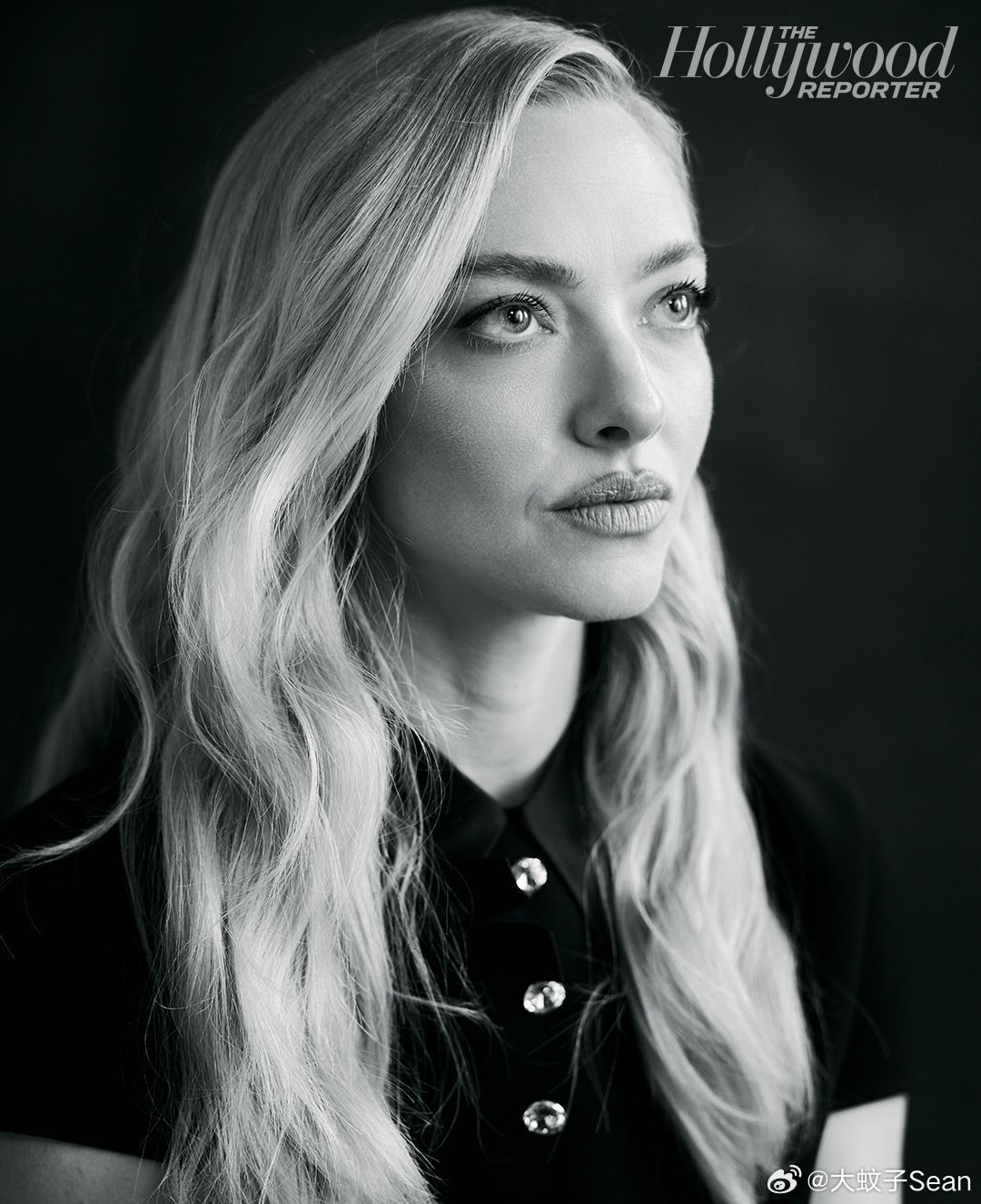 更多AmandaSeyfried阿曼达塞弗莱德在多伦多电影节期间为各家媒体拍摄