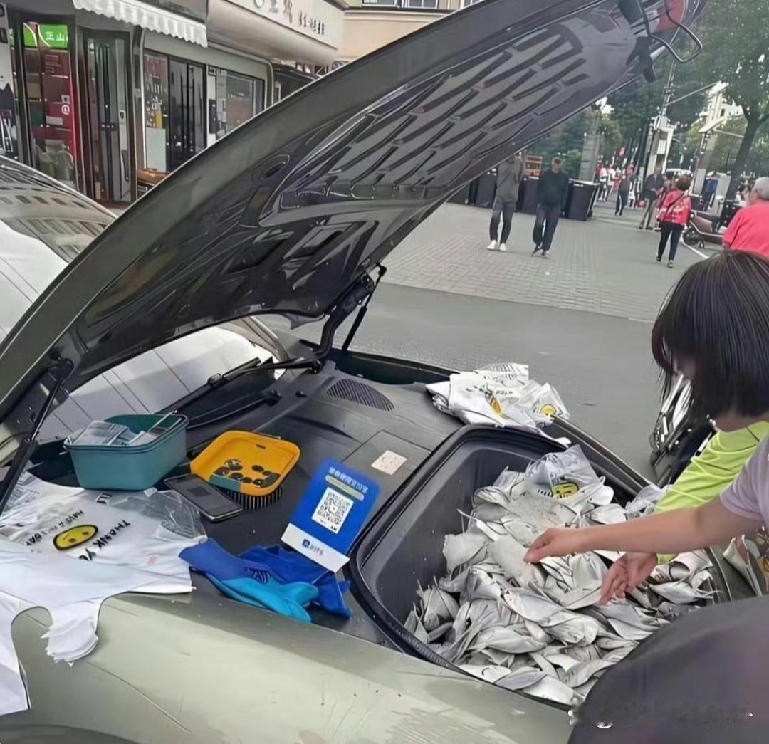雷军要是看到这一幕，也欣慰了吧，终于有人懂他了